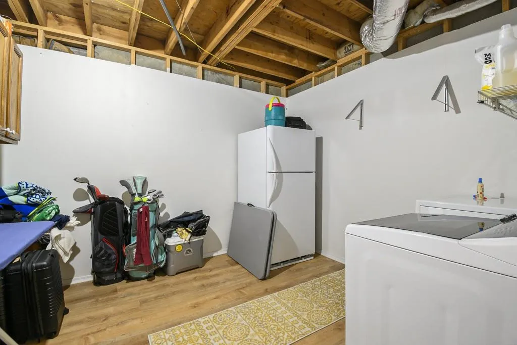 Atlanta, Georgia 30324, United States, 3 Bedrooms Bedrooms, ,3 BathroomsBathrooms,Residential,Pending,15349