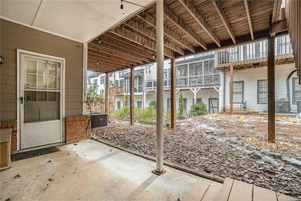 Atlanta, Georgia 30324, United States, 3 Bedrooms Bedrooms, ,3 BathroomsBathrooms,Residential,Pending,15349