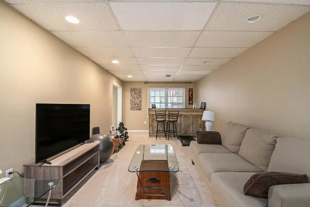 Atlanta, Georgia 30324, United States, 3 Bedrooms Bedrooms, ,3 BathroomsBathrooms,Residential,Pending,15349