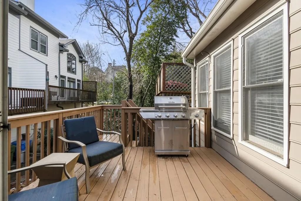 Atlanta, Georgia 30324, United States, 3 Bedrooms Bedrooms, ,3 BathroomsBathrooms,Residential,Pending,15349