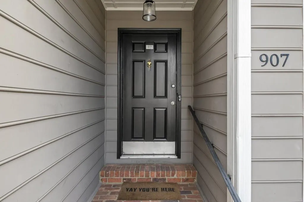 Atlanta, Georgia 30324, United States, 3 Bedrooms Bedrooms, ,3 BathroomsBathrooms,Residential,Pending,15349