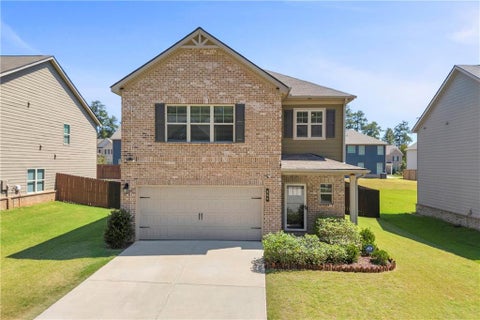 Homes For Sale - 664 Lakehaven Lane<br/> Loganville, GA 30052