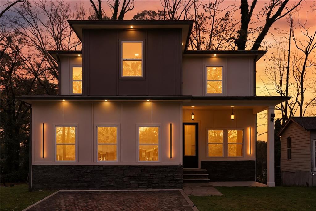 198 Stanhope Circle NW