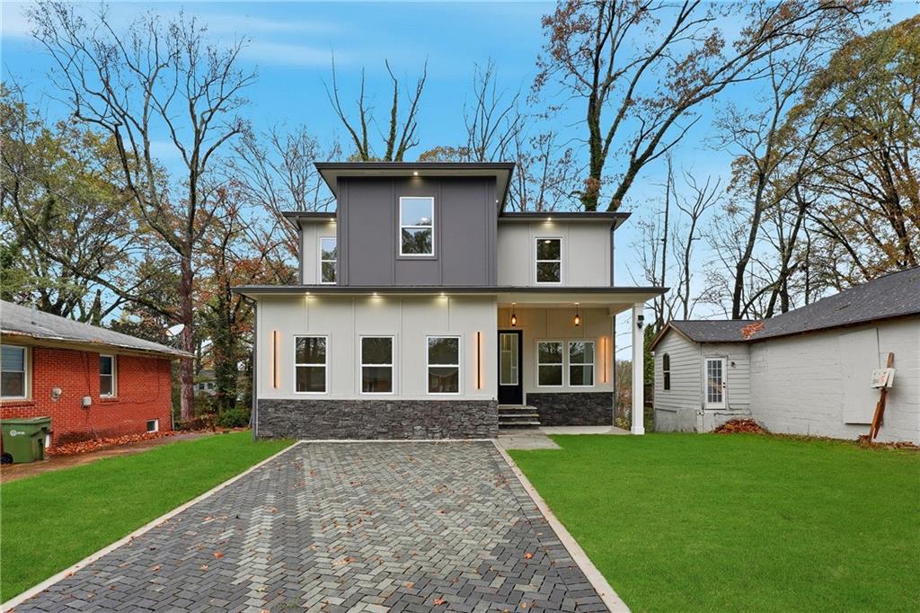 198 Stanhope Circle NW