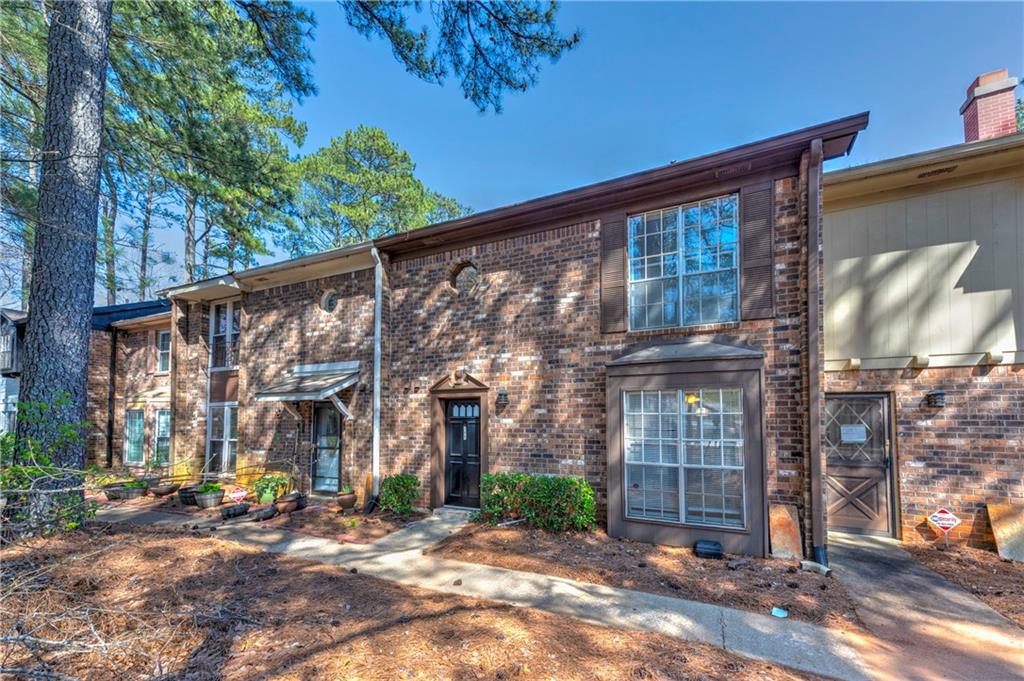 748 Garden View Drive, Stone Mountain, Georgia image 2