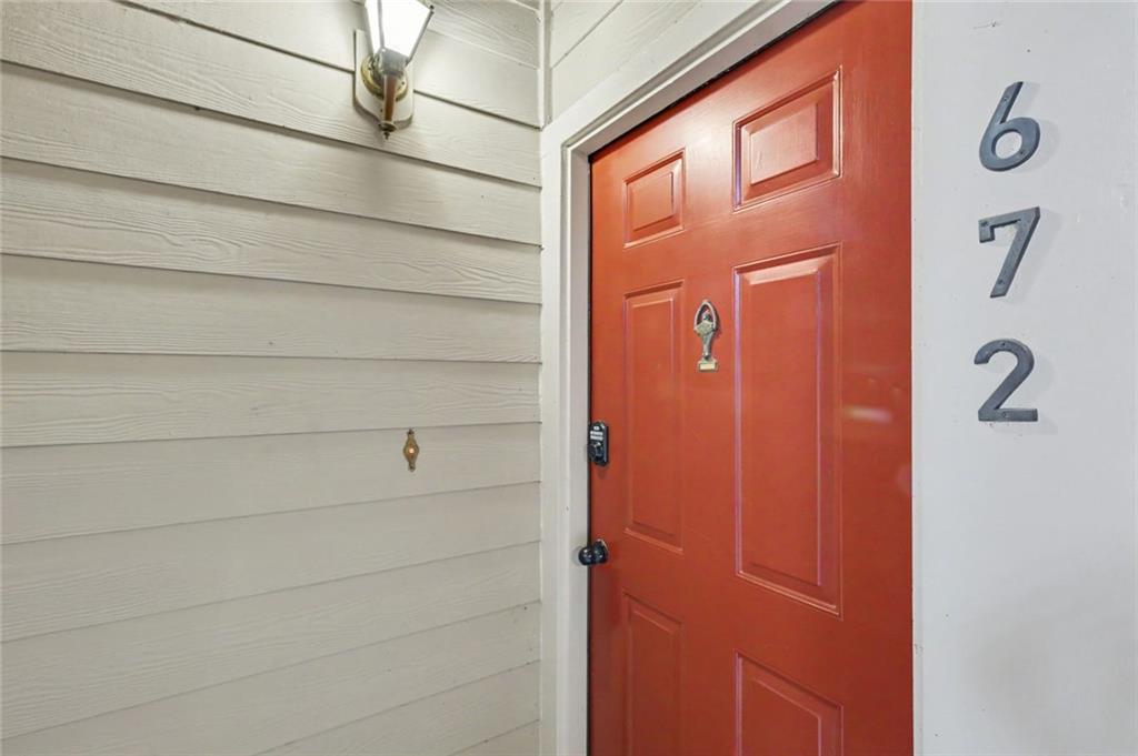672 McGill Place 672
