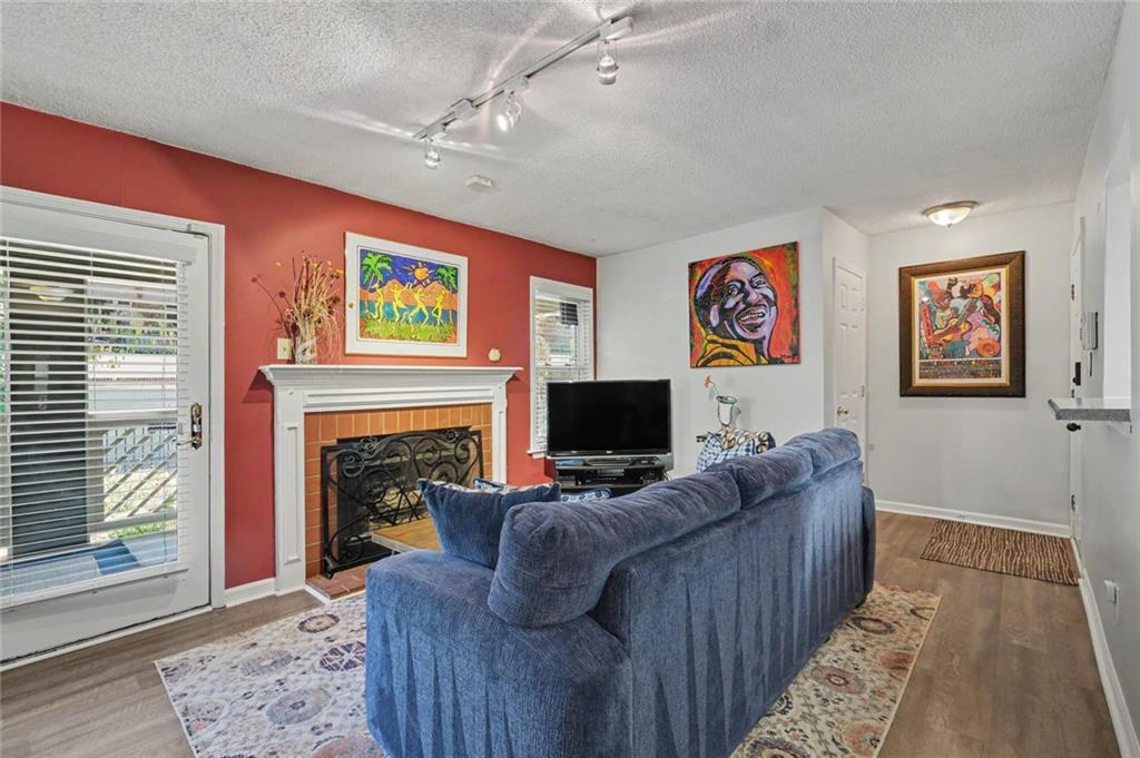 672 McGill Place 672
