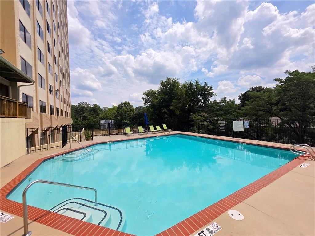 2479 Peachtree Road NE 809