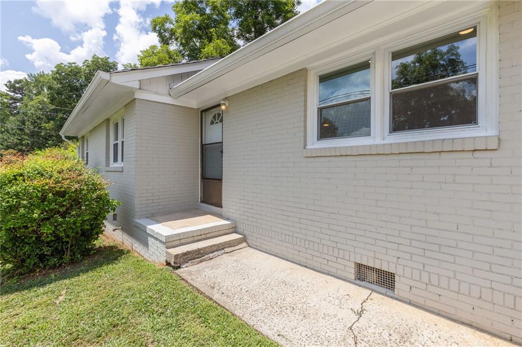 90 Pat Mell Road SW