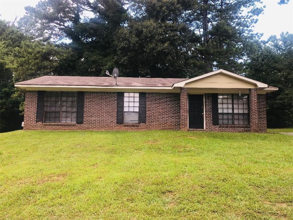 BEAUTIFUL THREE BEDROOM WITH TWO FULL BATHSD FOR IMMEDIATE RENT. LOCATED IN Shiloh HIGH SCHOOL DISTRICT. MINUTES FROM MAJOR EMPLOYERS LIKE EMORY, PIEDMONT HOSPITAL AND DINNIG AND ENTRERTAINMENT. HOME AVAILABLE FOR IMMEDIATE RENT.
Credit Score of 600 or higher is required to rent the property and Current Land lord reference.