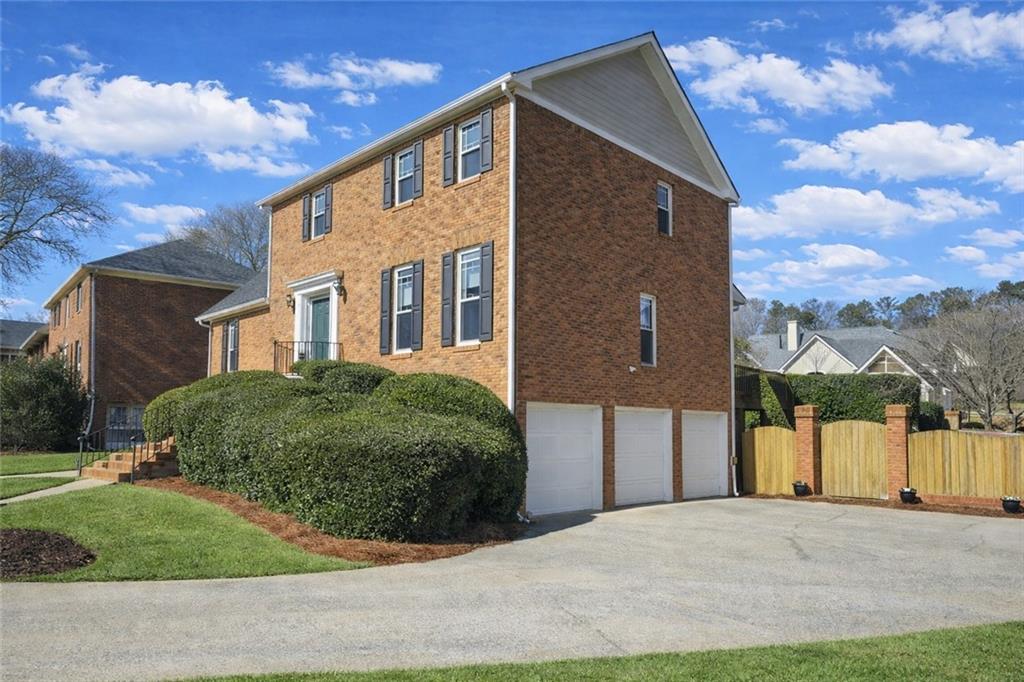 317 Covered Bridge Place SW