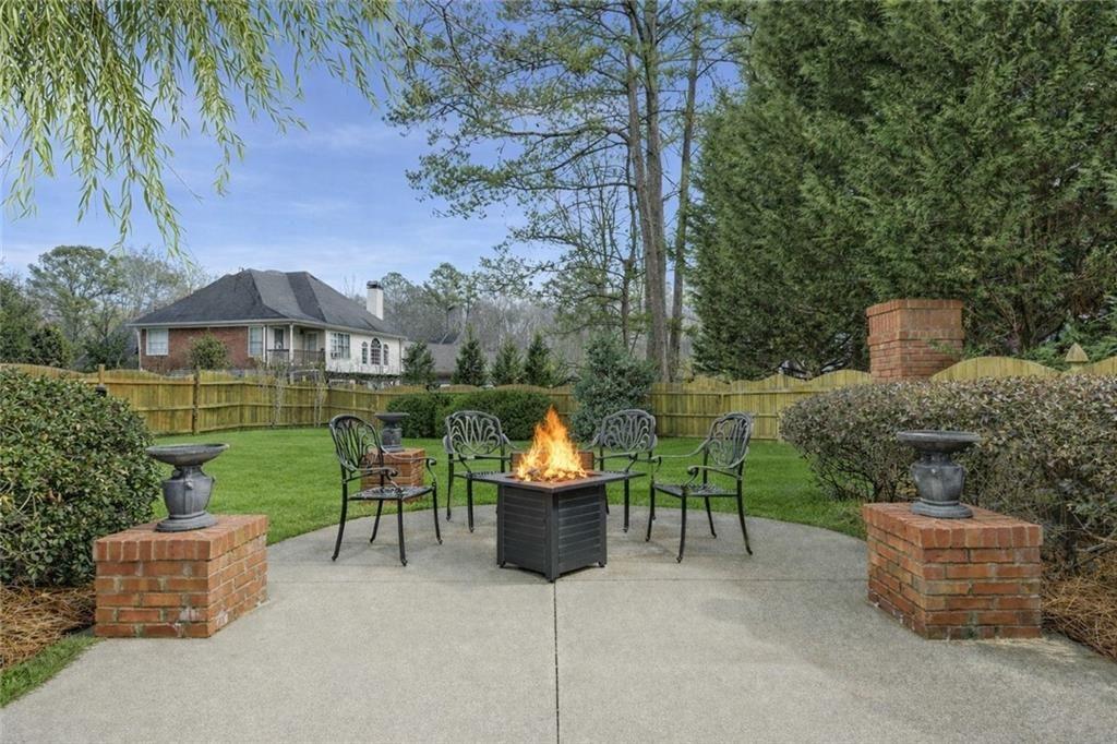 317 Covered Bridge Place SW