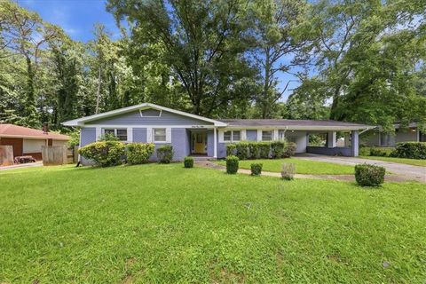 Homes For Sale - 3150 Dogwood Drive<br/> Fulton County, East Point, GA 30344