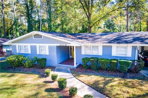 Homes For Sale - 3150 Dogwood Drive<br/> East Point, GA 30344