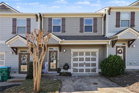 Townhouse For Sale - 404 E Gate Trail<br/> Ball Ground, GA 30107