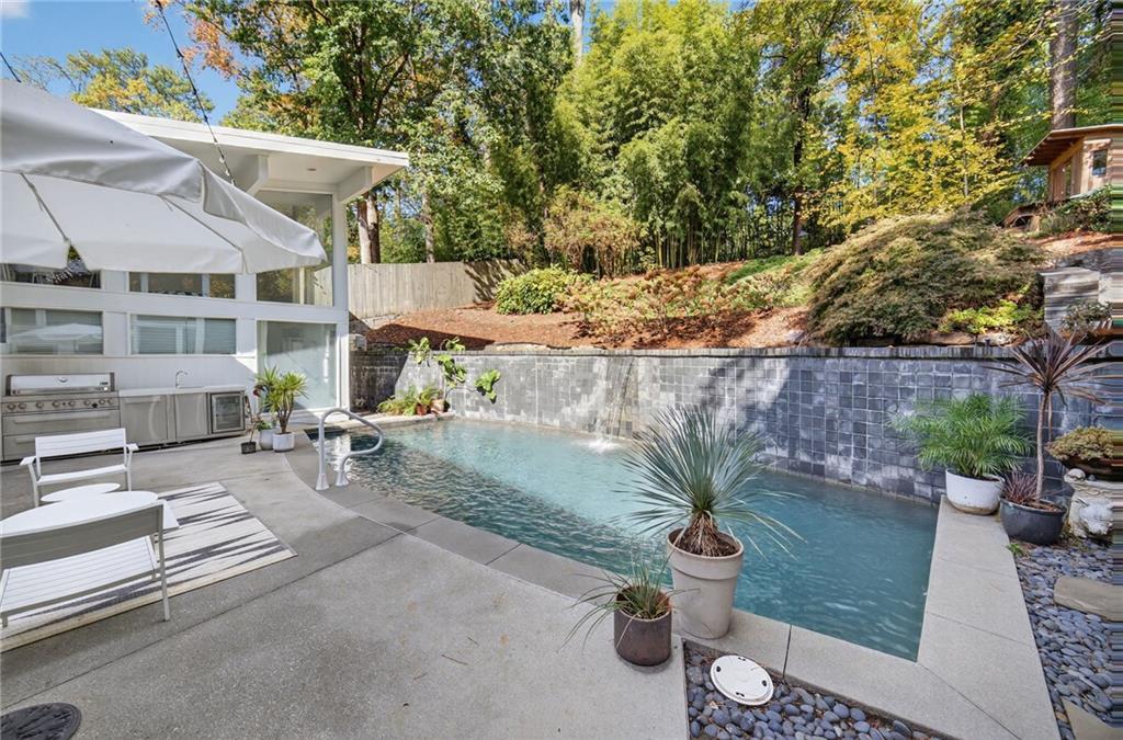 1196 Converse Drive NE