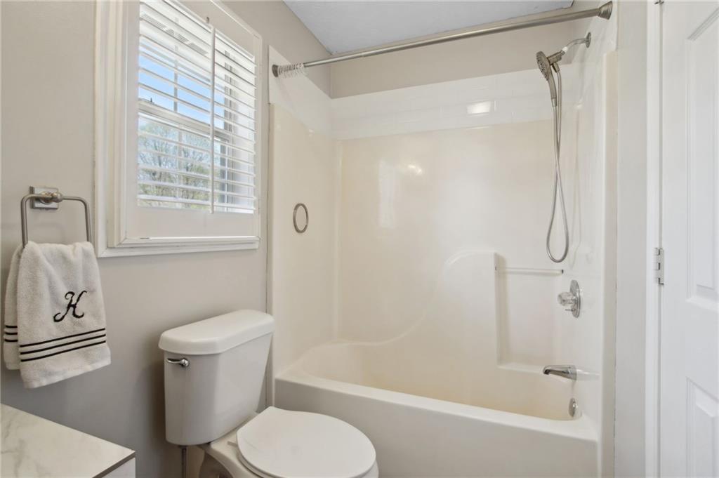 6604 Windbrook Way, Flowery Branch, Georgia image 38
