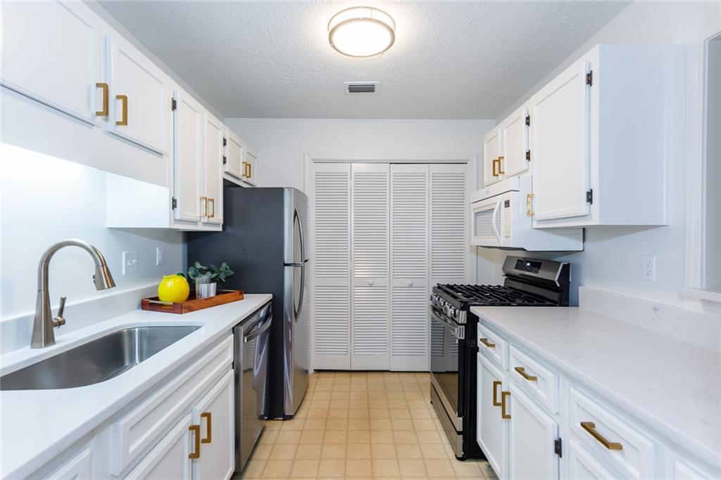 307 Berkeley Woods Drive, Duluth, Georgia image 18