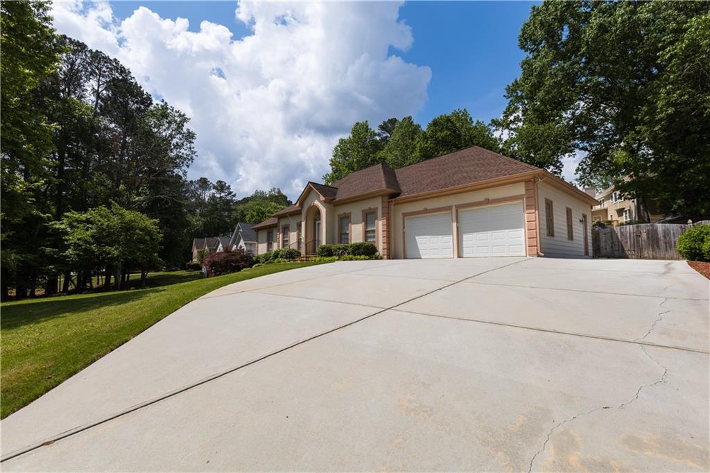 427 Picketts Lake Drive, Acworth, Georgia image 4