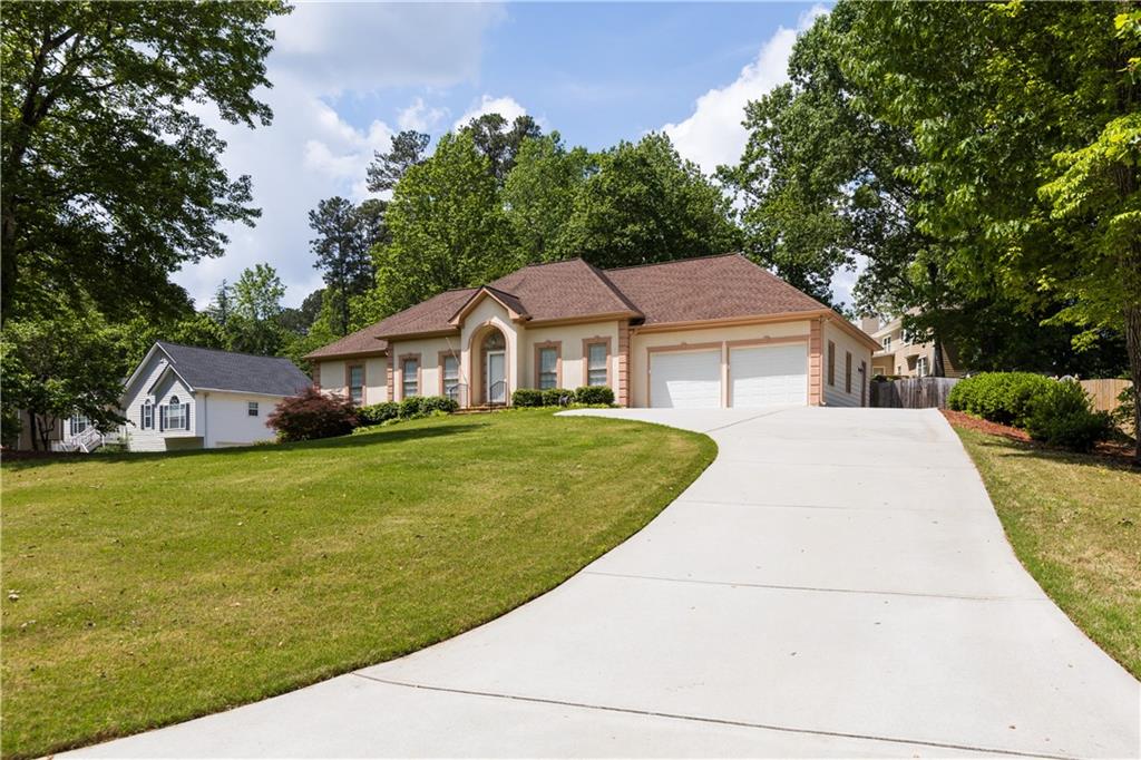 427 Picketts Lake Drive, Acworth, Georgia image 2