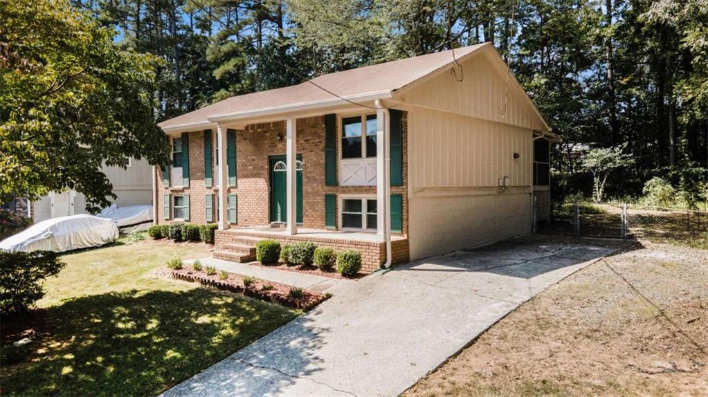 HOLLYDALE - Residential