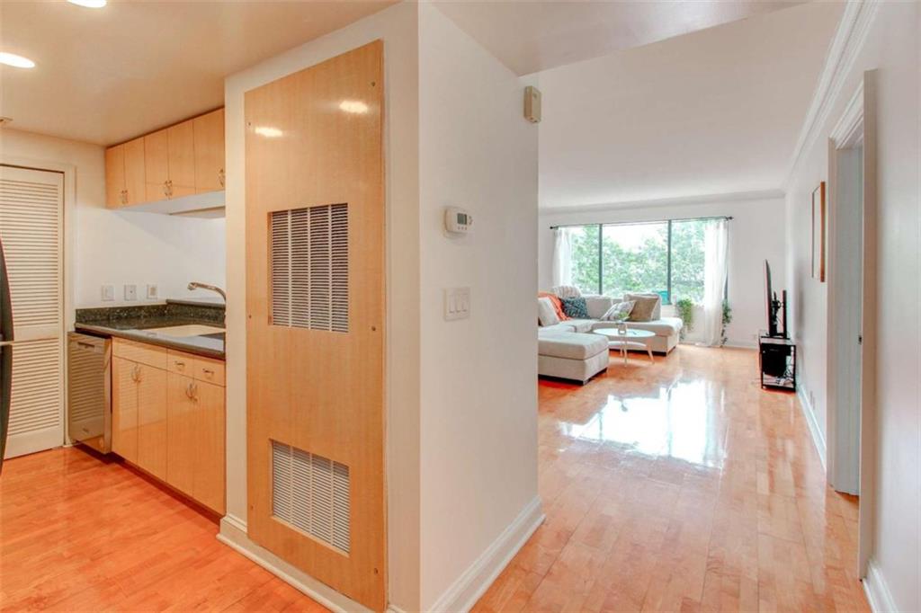 3481 Lakeside Drive NE 902