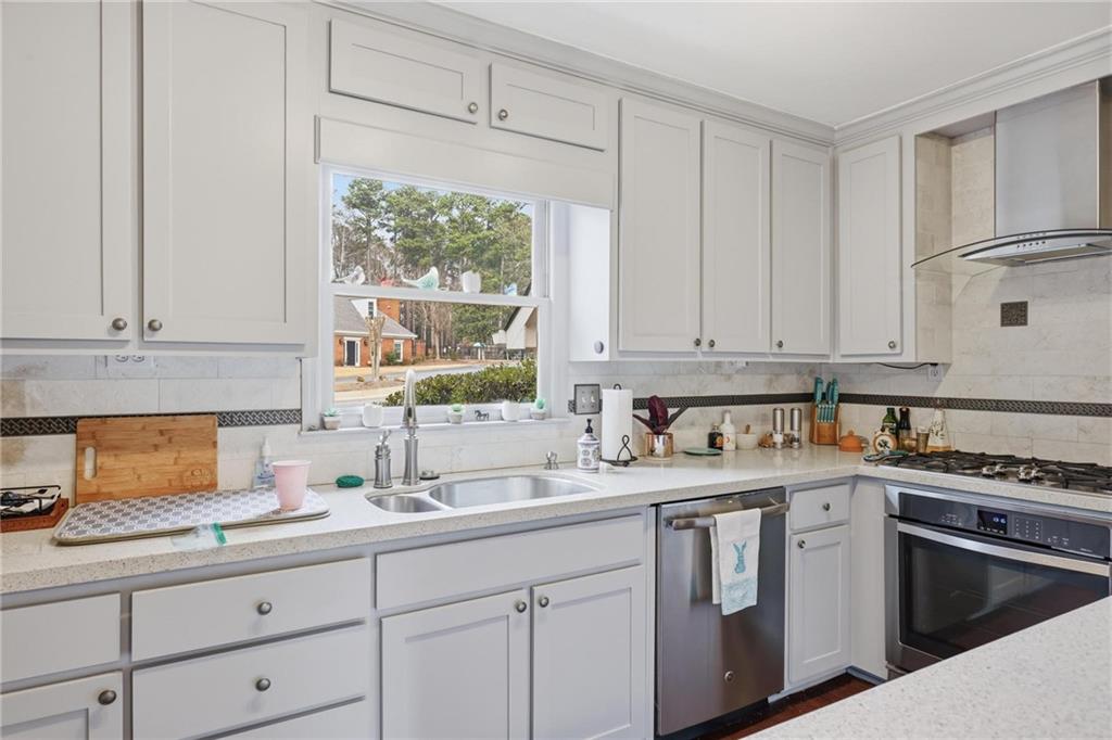 903 Chestnut Hill Road SW