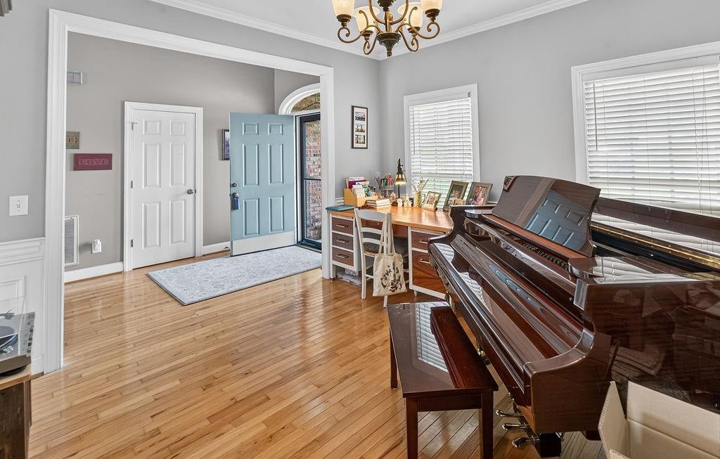 120 Wexford Drive NE