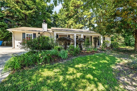 Homes For Sale - 850 The Circle Cir<br/> Lawrenceville, GA 30043