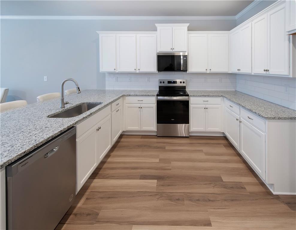 5505 BROADLEAF Trail