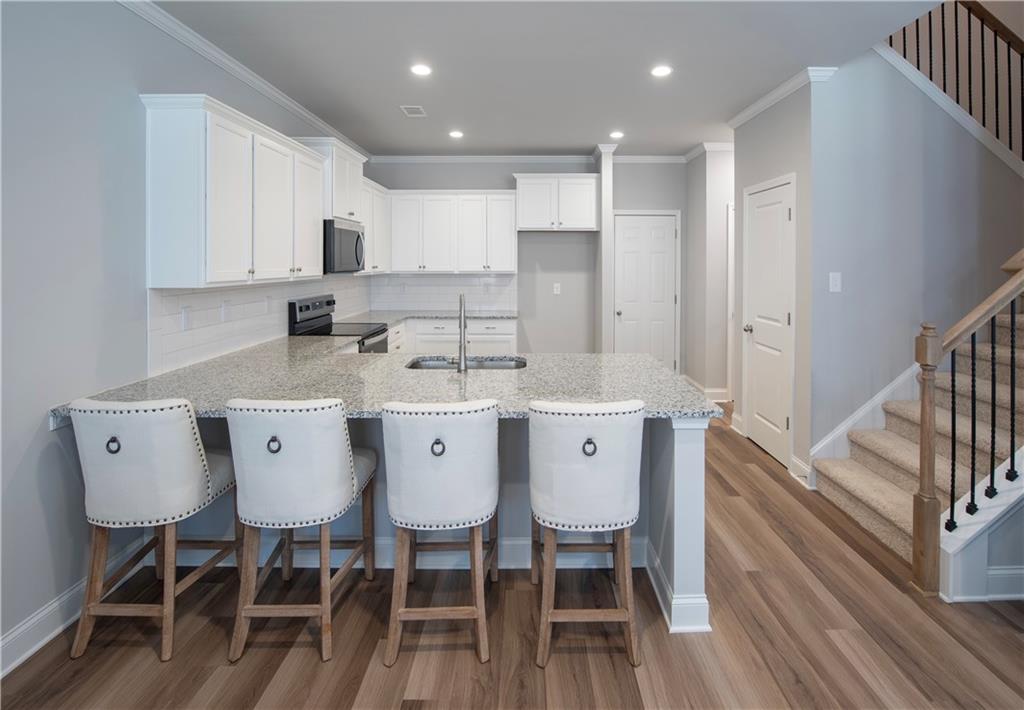 5505 BROADLEAF Trail