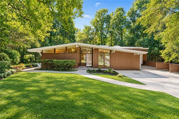 1213 POPLAR GROVE DR NE, ATLANTA, GA 30306 - Image a8df9ea474092b994d460320b7a3b9f2/2681069291
