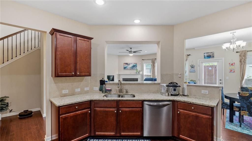 1155 Hampton Oaks Drive, Alpharetta, Georgia image 10