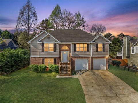 Homes For Sale - 510 Saint James Court<br/> Lawrenceville, GA 30044