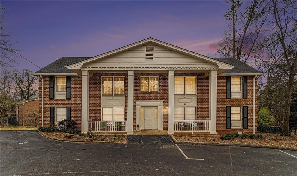 135 E Hill Street 24