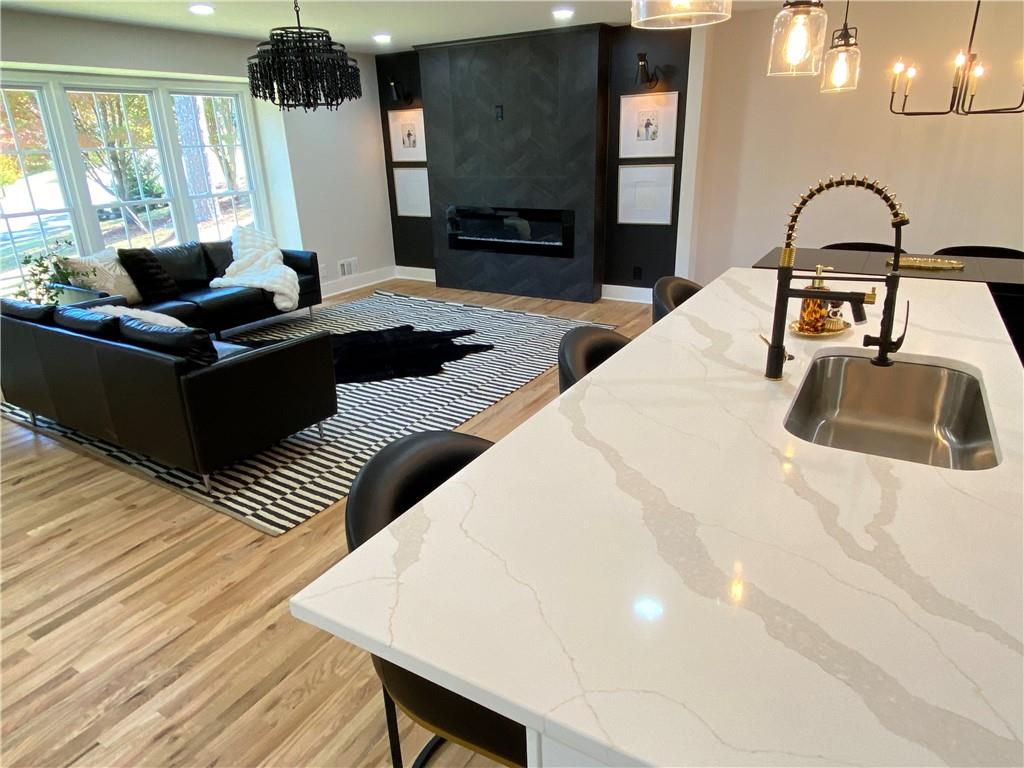 323 West Claiborne Court