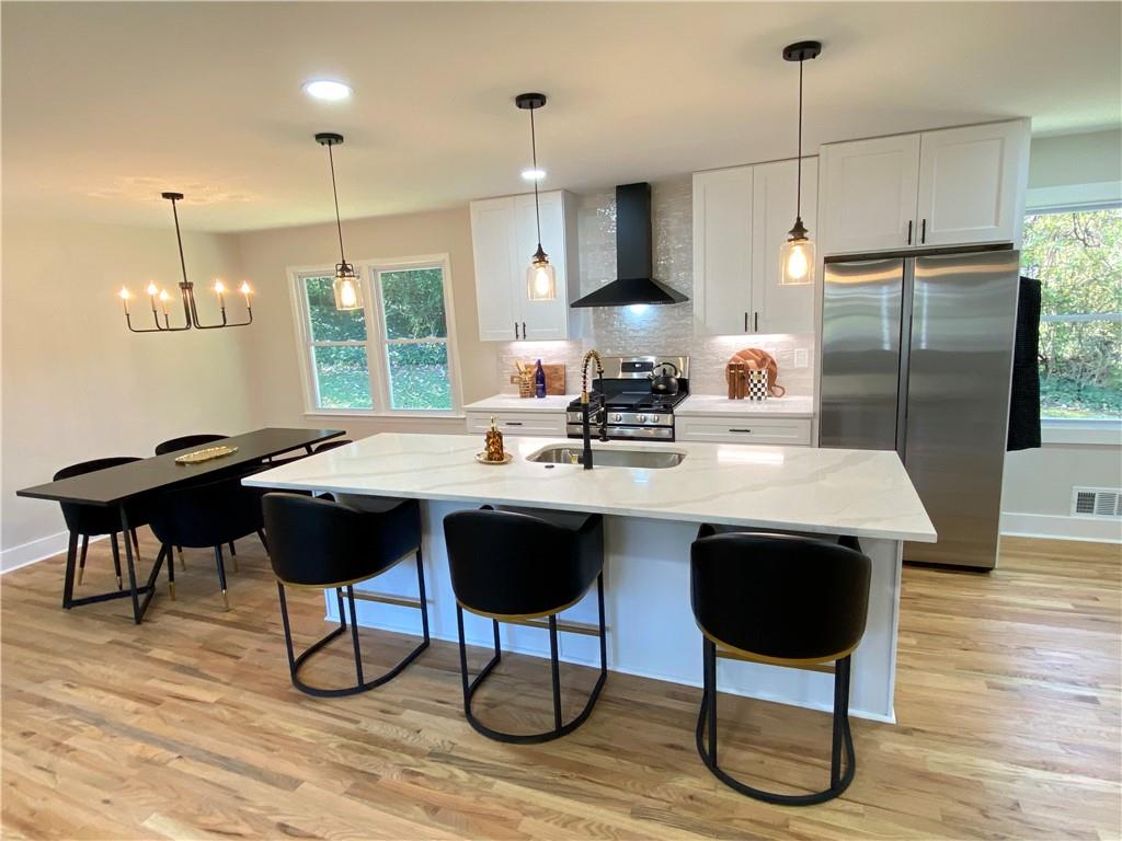 323 West Claiborne Court