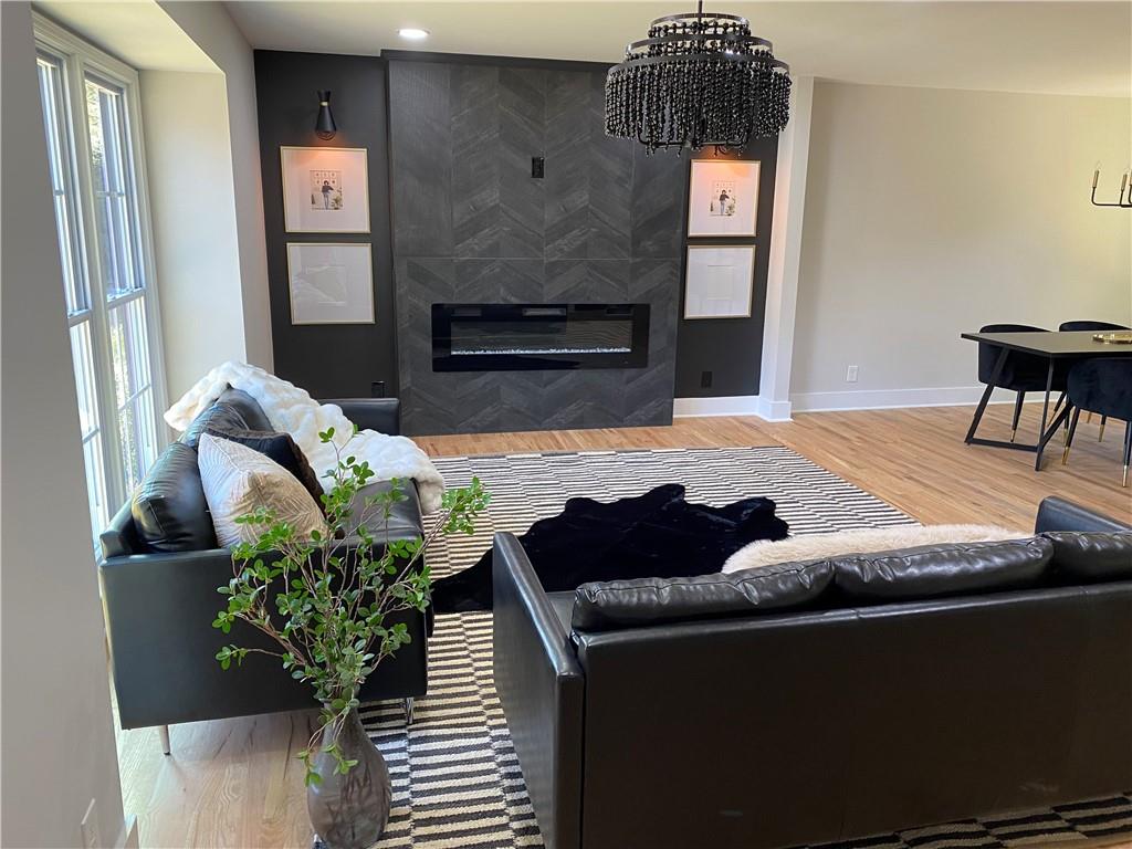 323 West Claiborne Court