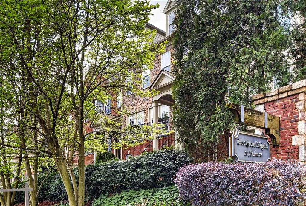 383 Ardmore Court NW