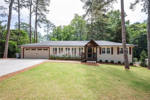 Homes For Sale - 273 Skyland Drive<br/> Roswell, GA 30075