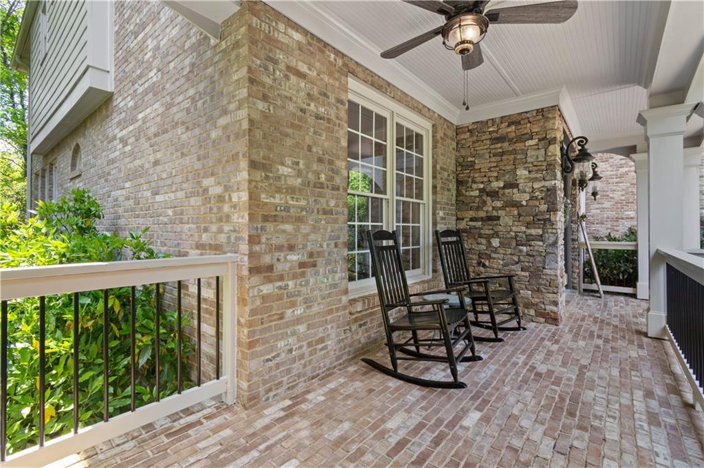 5640 Lake Oak Landing