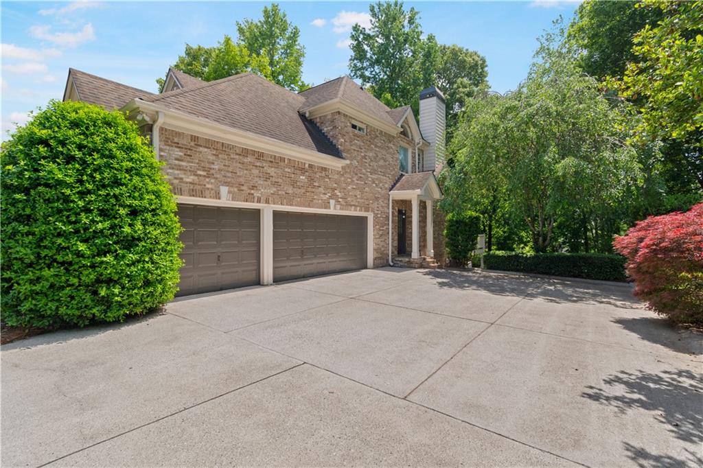 5640 Lake Oak Landing