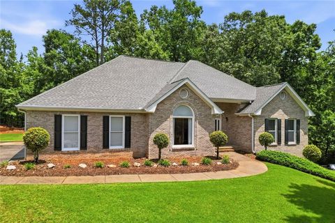 Homes For Sale - 5035 Valley Brook Circle<br/> Mcdonough, GA 30253