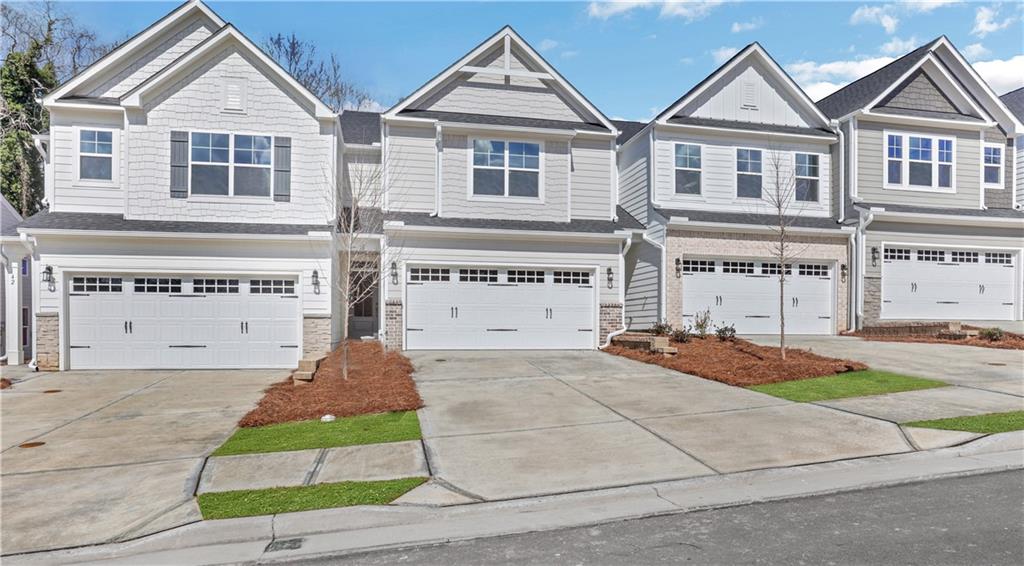 8 Trace Bluff