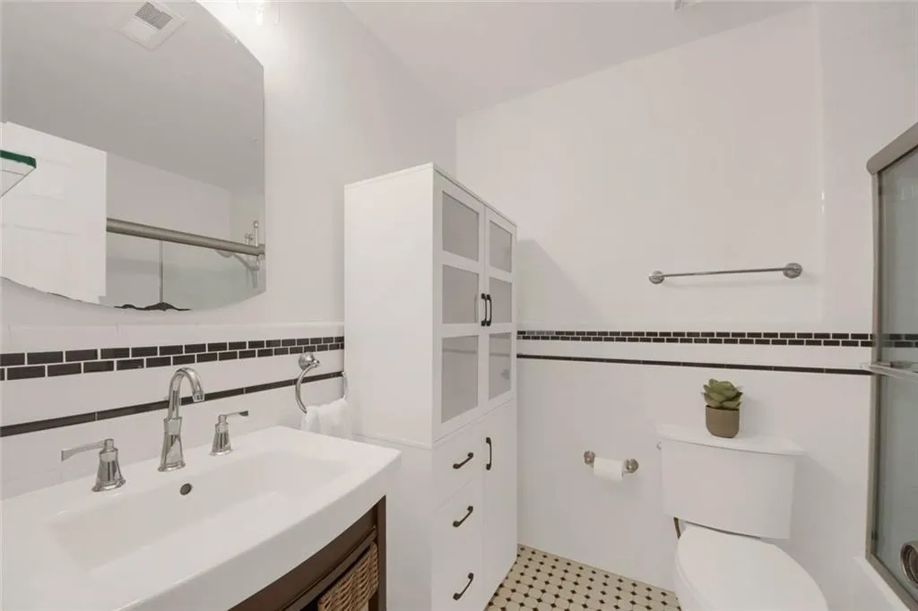 Atlanta, Georgia 30350, United States, 1 Bedroom Bedrooms, ,1 BathroomBathrooms,Residential,Active,217846