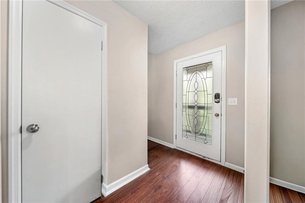 5121 Heather Road SE