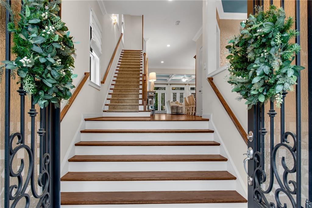 3663 Brookhaven Manor Crossing, Atlanta, Georgia image 2