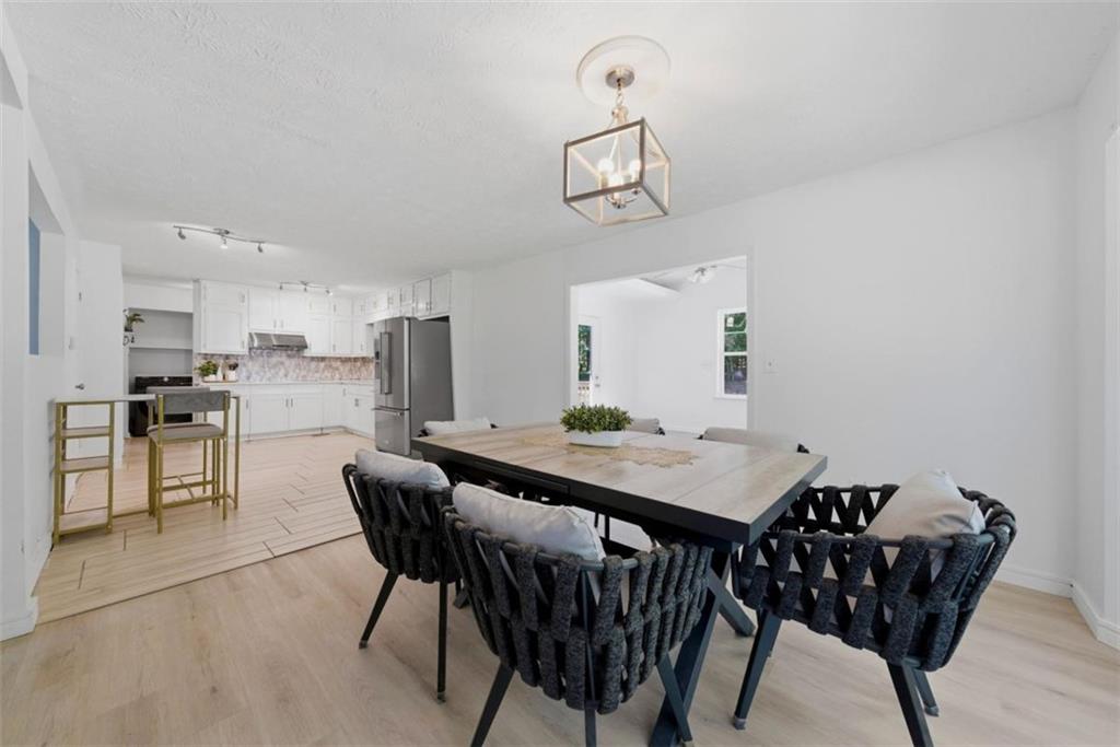 200 Huntcliff Court