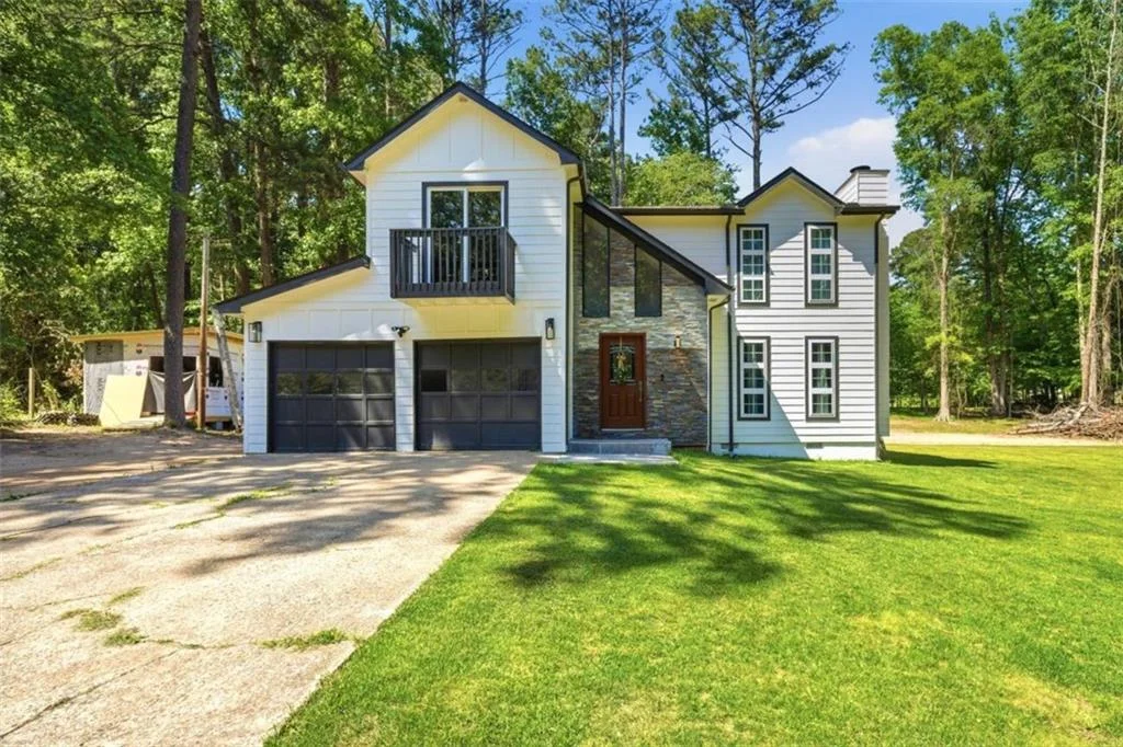 200 Huntcliff Court