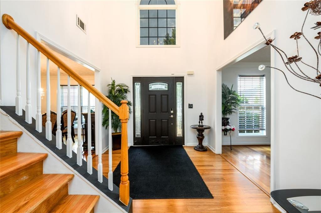 1045 PAPER CREEK Drive